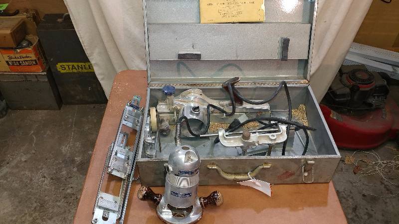 lot 8 image: Stanely Builders Kit
