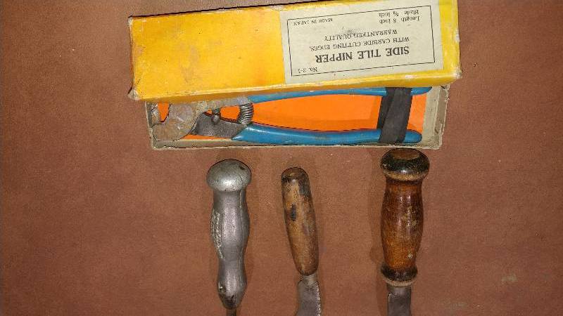 lot 49 image: Side Tile Nipper and Other Hand Tools