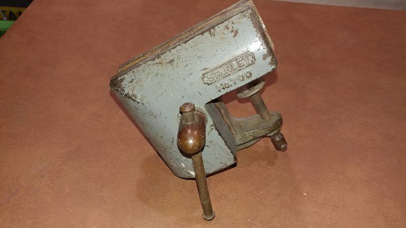 lot 55 image: Stanely Table Mount Vise