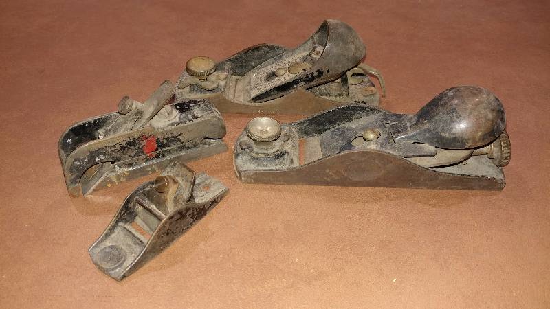 lot 60 image: Group of Planers