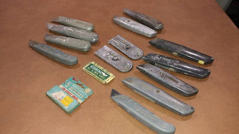 lot 61 image: Lot of Knifes