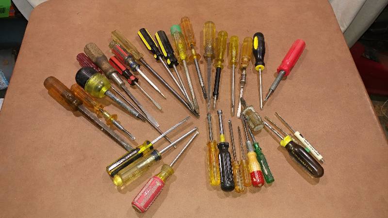 lot 72 image: Various Screwdrivers