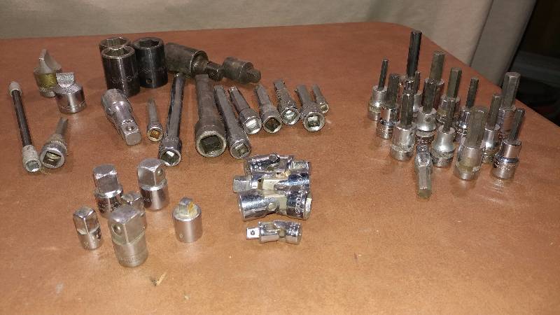lot 81 image: Various Sockets and Adapters