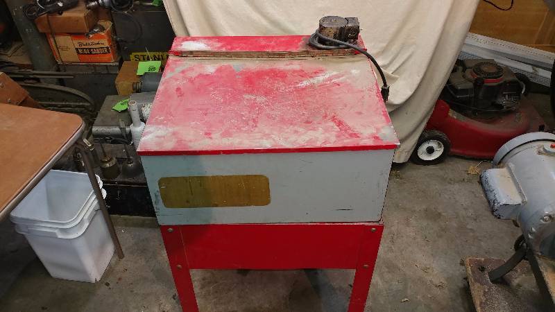 lot 88 image: 8 Gallon Kamas Manufacturing Parts Washer