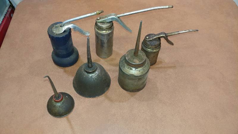 lot 101 image: Oil Cans