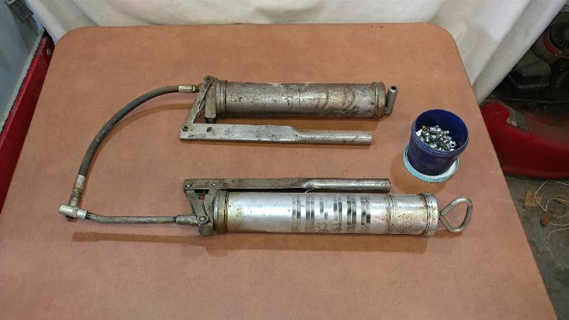 lot 109 image: Grease Guns and Grease Certs