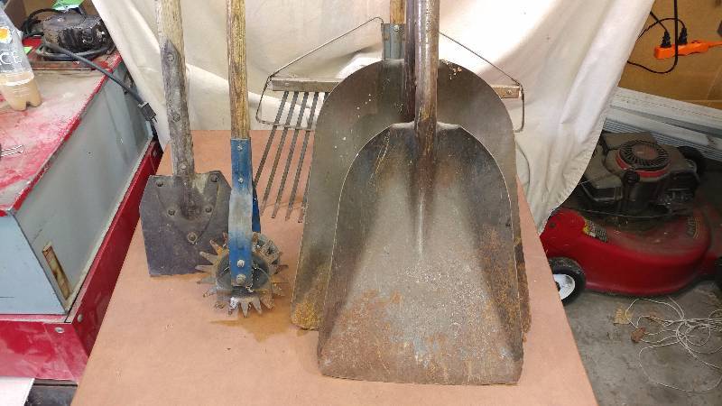lot 112 image: Shovels, Rakes, Ect.
