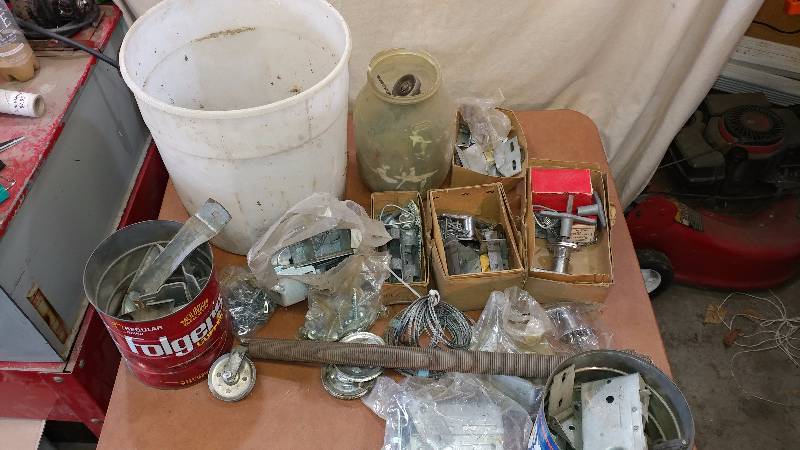 lot 125 image: Door Hardware