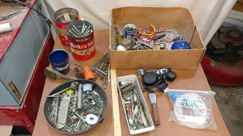 lot 141 image: Random Assortment of Hardware