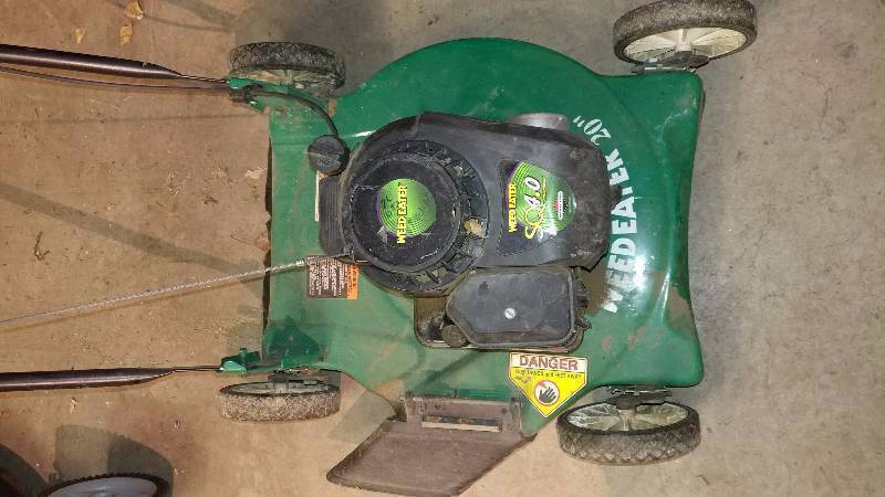 lot 173 image: Weed Eater 20 Lawn Mower