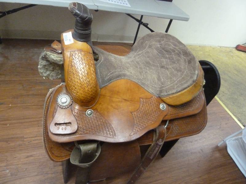 16 Western Roping Saddle
