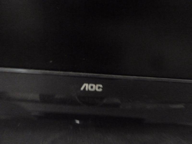lot 678 image: 32 Flat Screen TV
