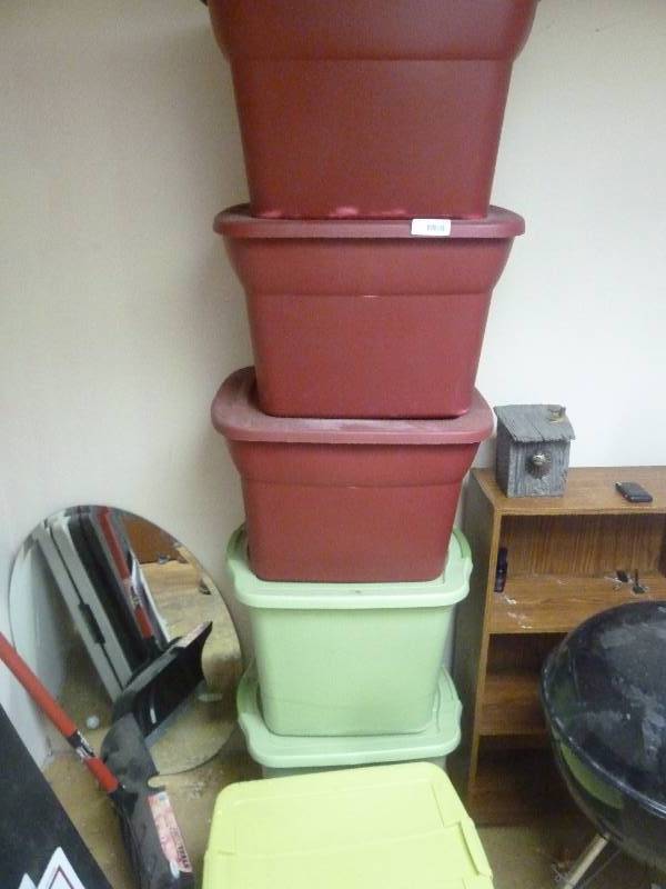 lot 679 image: Totes with Lids