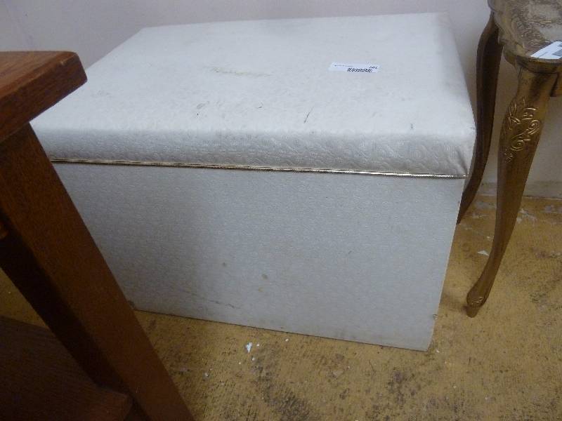 lot 661 image: Vintage OttomanChest