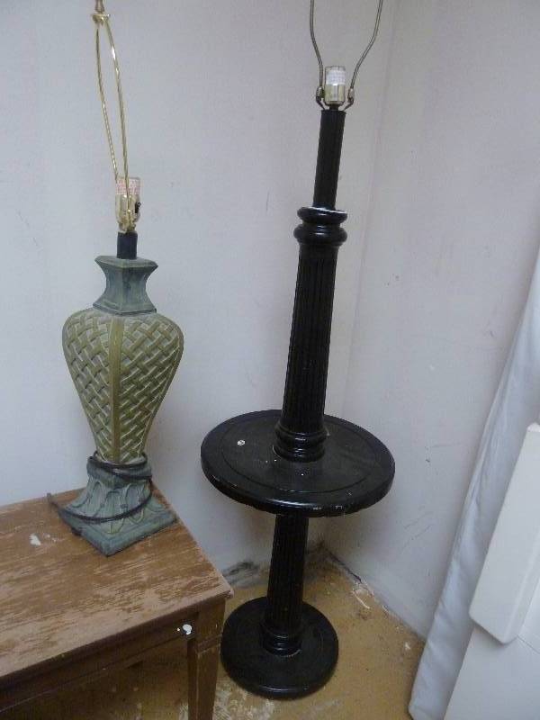 lot 671 image: Lamps