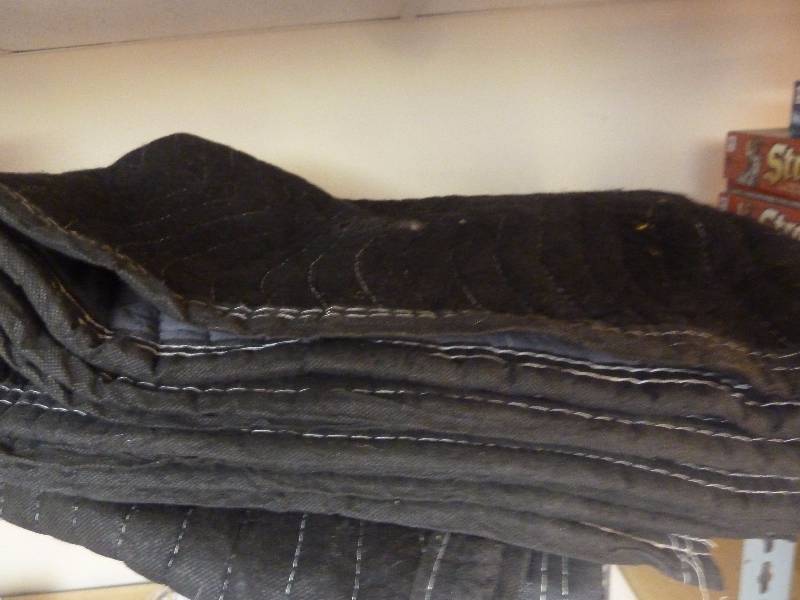 lot 500 image: PackingMoving Blanket