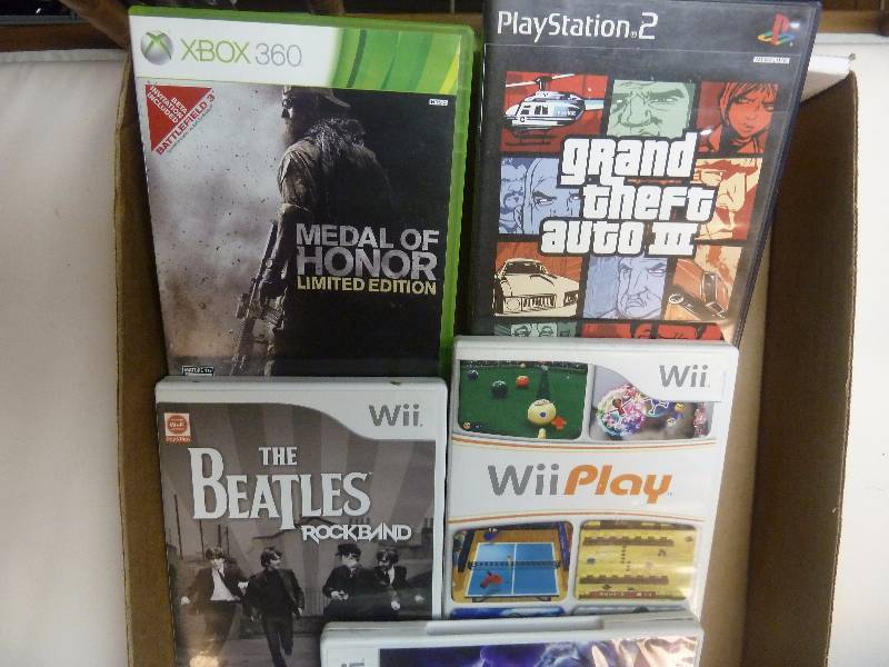 lot 521 image: Game Lot