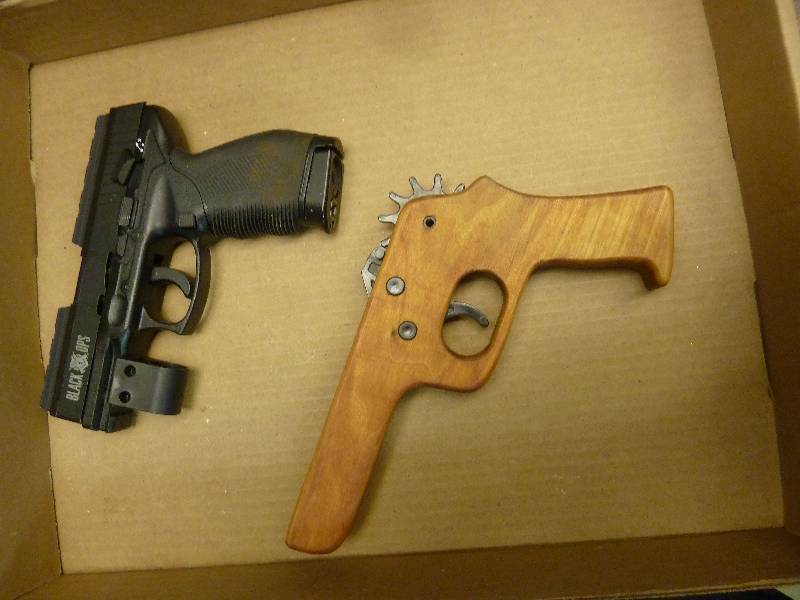 lot 532 image: Toy Gun Lot
