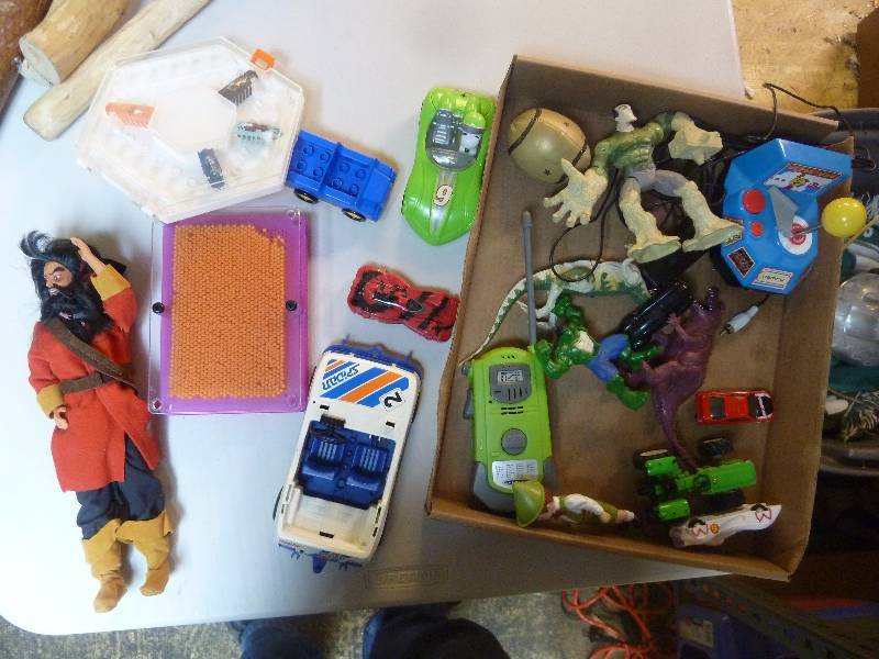 lot 551 image: Kids Lot