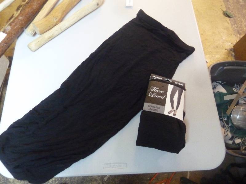 lot 556 image: Brand New Black Leggings