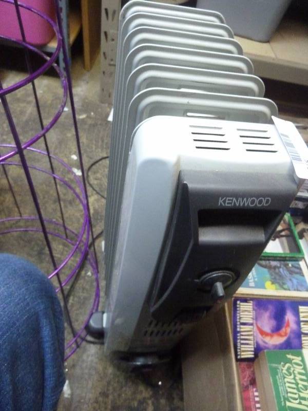 lot 573 image: Radiator Heater