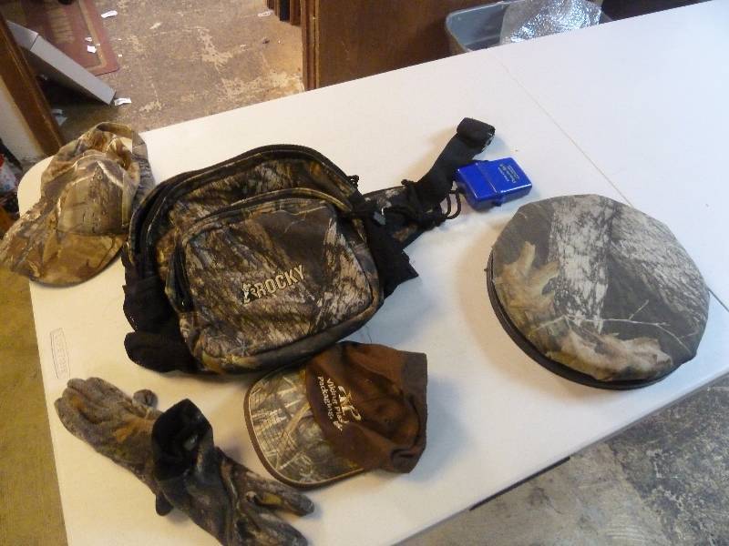 lot 586 image: Hunting Lot