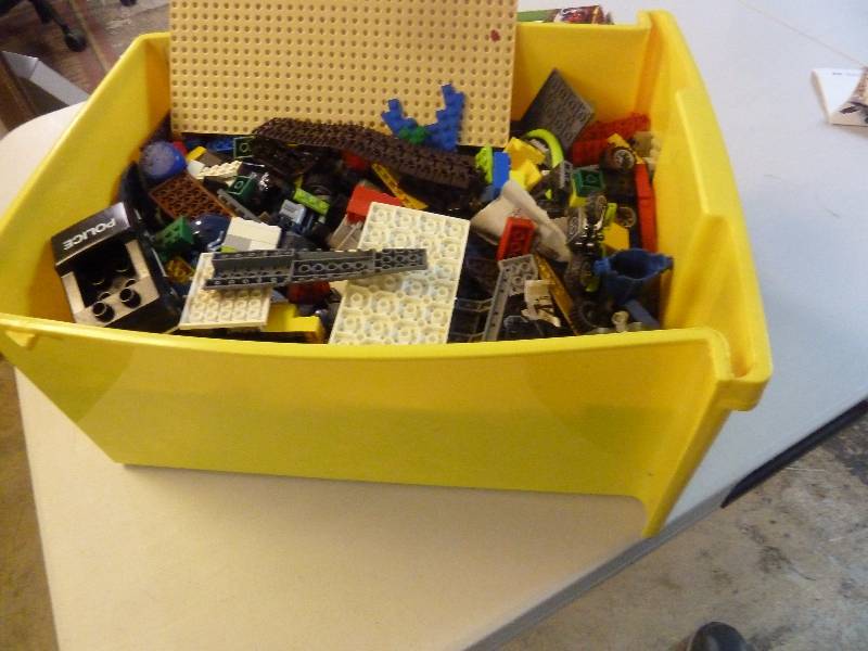 lot 588 image: Lego Lot