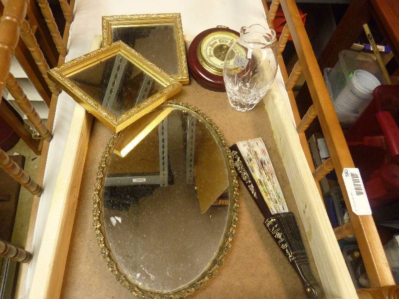lot 590 image: Decor Lot