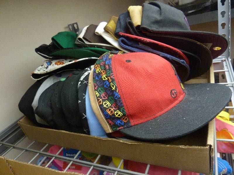 lot 596 image: Large Hat Lot