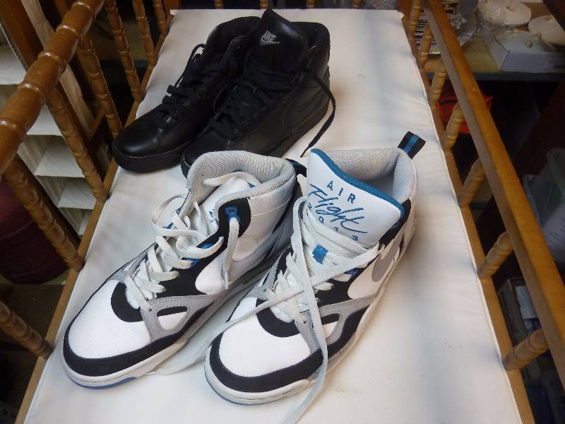 lot 599 image: Nike Tennis Shoes