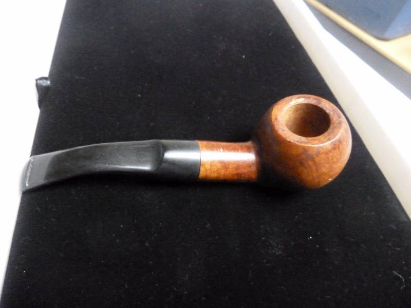 lot 693 image: Vintage Wood Tobacco Smoking Pipe