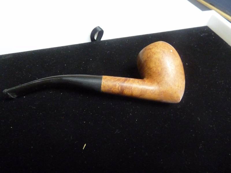 lot 694 image: Vintage Wood Tobacco Smoking Pipe