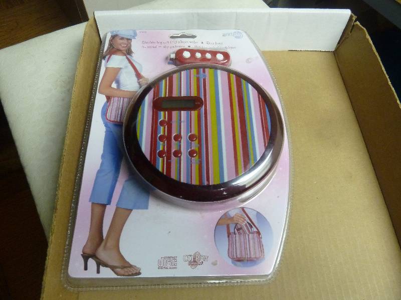 lot 696 image: Brand New Shoulder Bag with CD Player