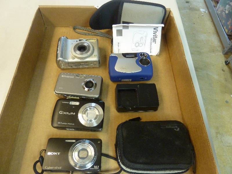 lot 618 image: Camera Lot