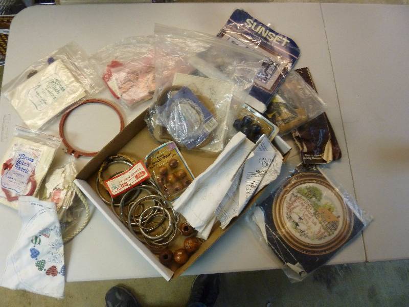 lot 621 image: Large Lot Cross Stitch Stuff