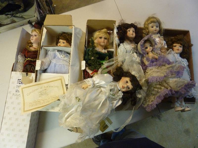lot 638 image: Doll Lot