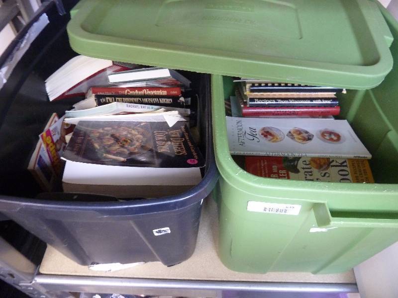 lot 639 image: Large Cook Book Lot
