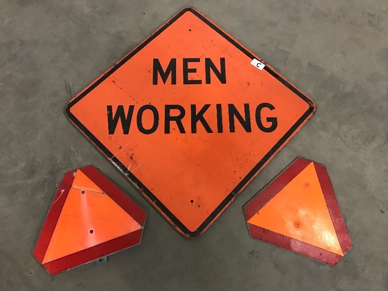 lot 3 image: Work Signs