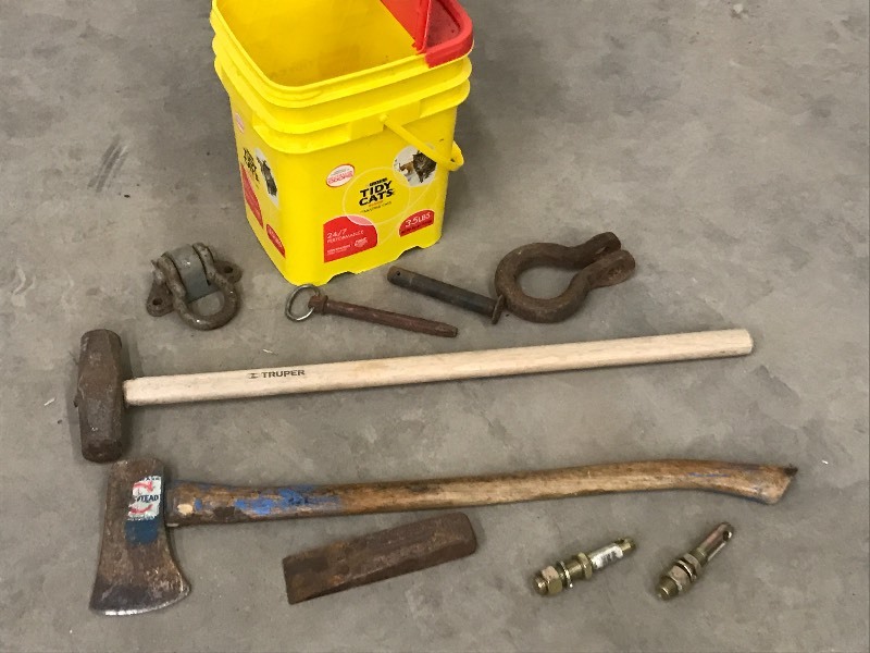 lot 10 image: Lot of Tools