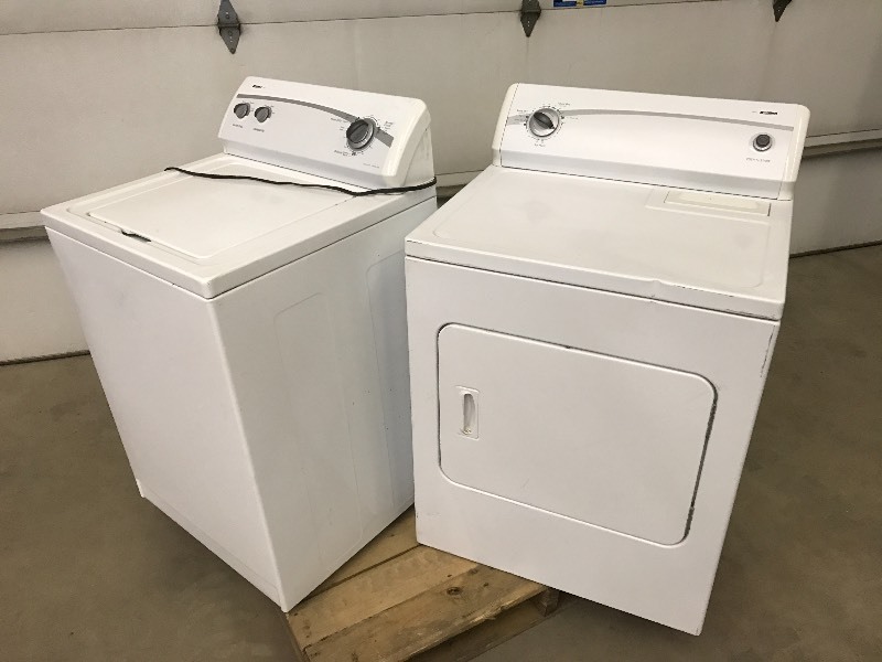 lot 11 image: Washer & Dryer Set