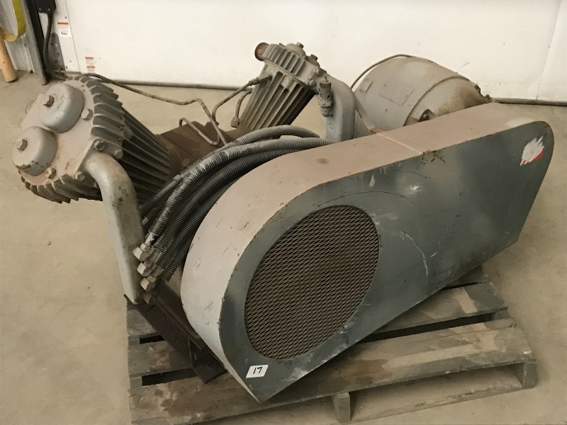 lot 17 image: Industrial Air Compressor