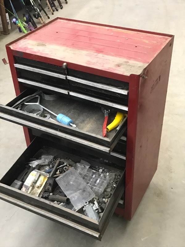lot 22 image: Tool Chest