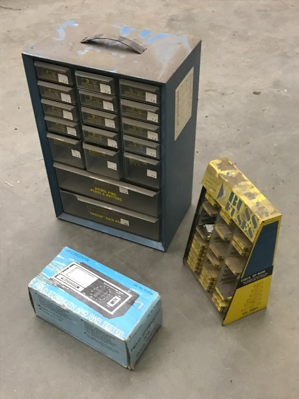 lot 32 image: Lot Of Electrical Supplies