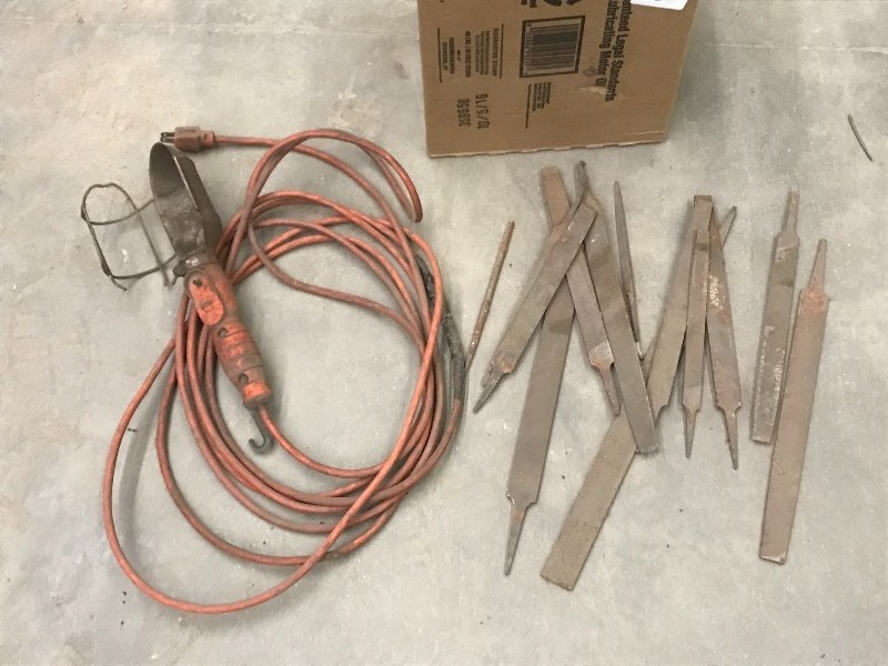 lot 33 image: Assorted Hand Tools