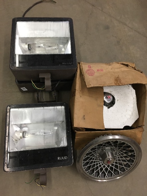 lot 57 image: Outdoor Lights & Hubcaps