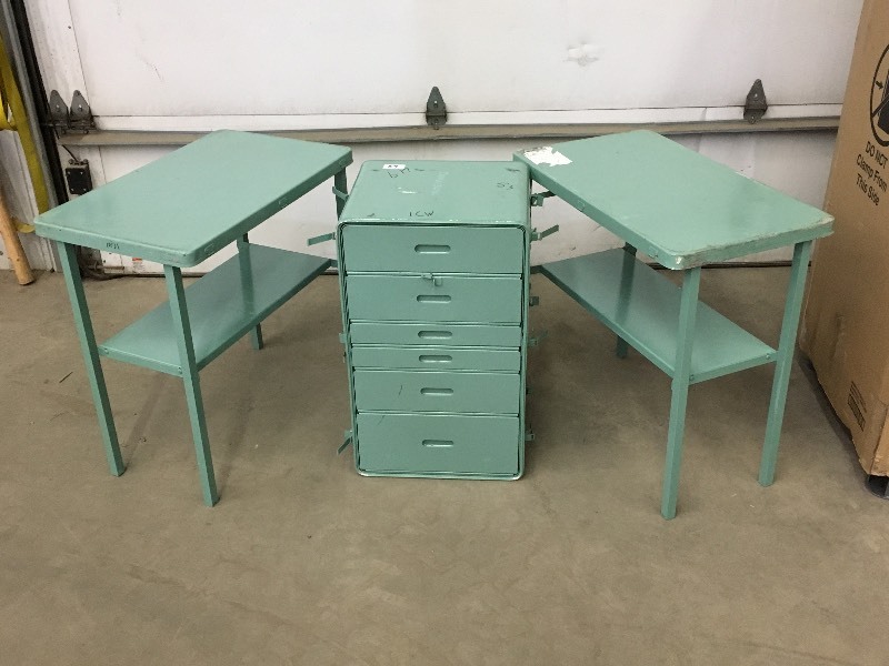 lot 59 image: Military Medical Chest