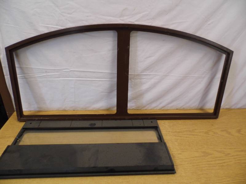 lot 31 image: Aquarium Parts