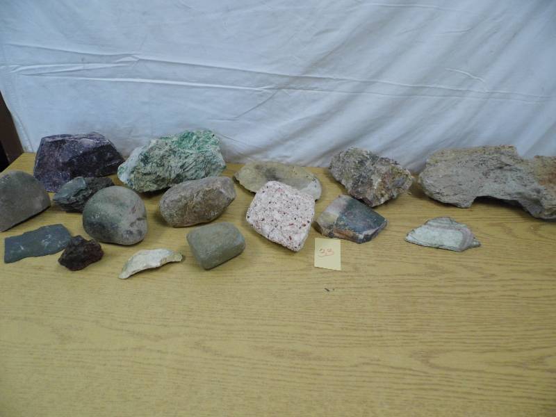 lot 33 image: Aquairum or Landscape Rocks