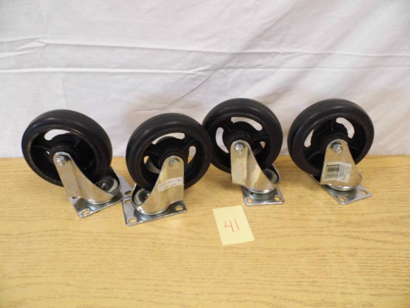 lot 41 image: New 5 Swivel Casters