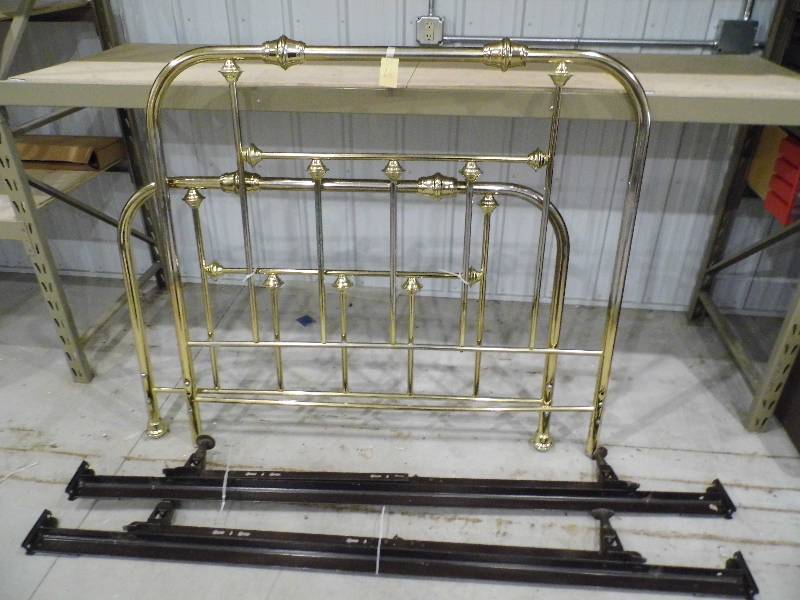 lot 66 image: Brass Bed w Frame
